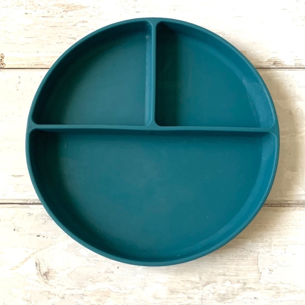 Mushie Kids Divided Silicone 8in Suction Plate Shaded Spruce Blue Color NEW
